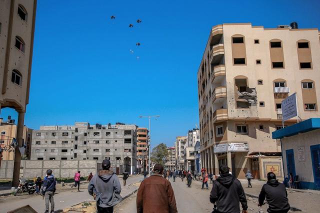 بسته‌های کمکی از هشتم ماه میلادی مارس از طریق هوایی برای مردم نوار غزه پرتاب می‌شود
